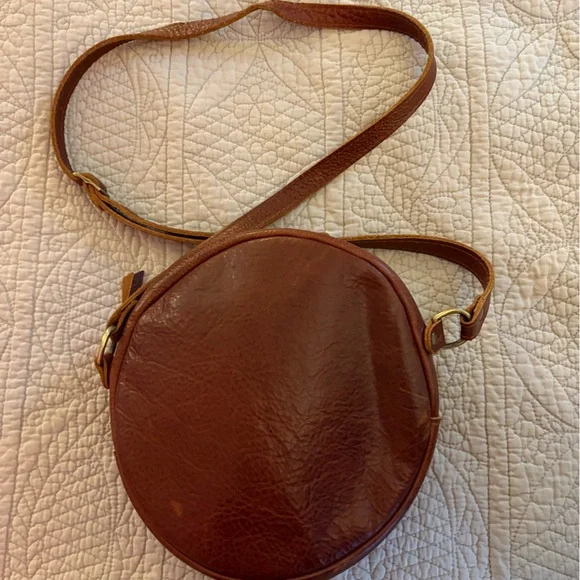 Portland Leather Circle Crossbody Bag - Picture 2 of 6
